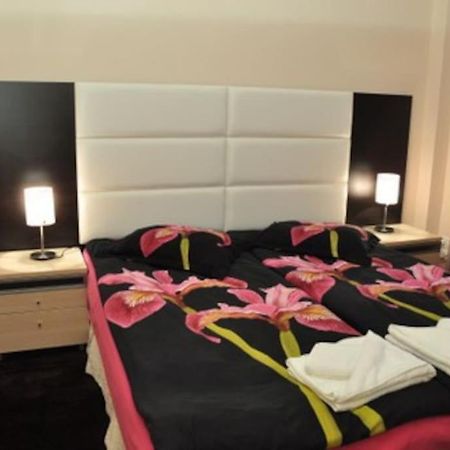 Alegra Apartment In Sofia Downtown Eksteriør billede